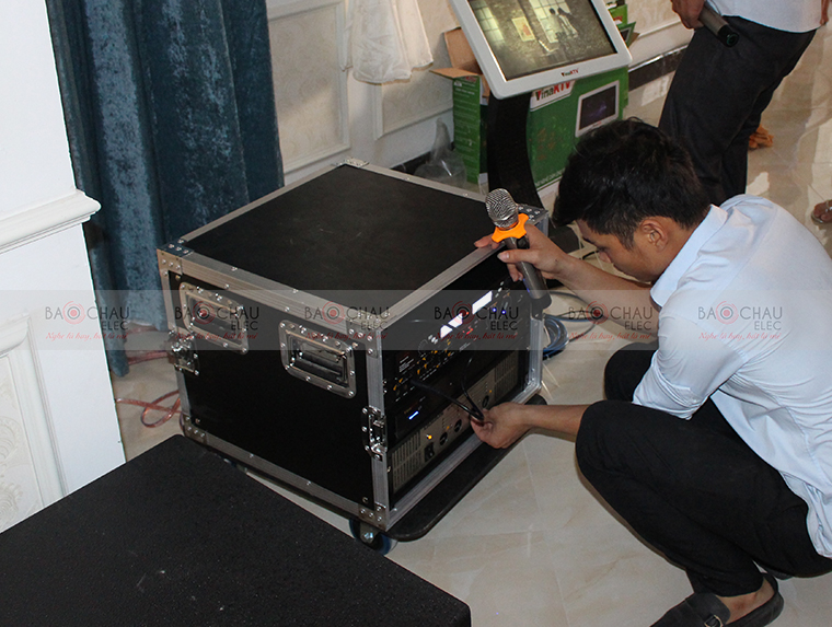 Tu thiet bi am thanh 8U dang duoc lap dat - pic 3 Tu thiet bi am thanh 8U dang duoc lap dat - pic 3
